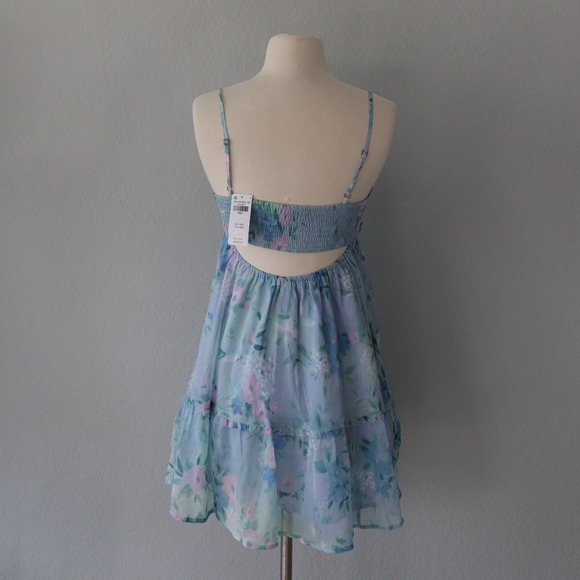 Hollister Small Blue Floral Mini Babydoll Dress Smocked Back Elastic Cutout NWT - Picture 3 of 9
